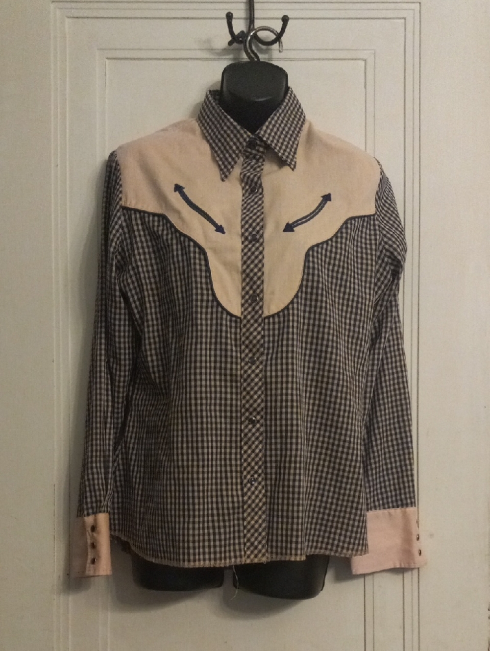 Vintage Wrangler Women’s Western Check Button-Down Shirt in Black & Cream